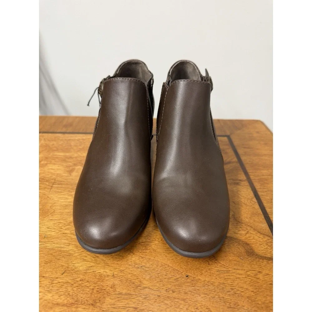 New Croft & Barrow Women's 6.5 ORTHOLITE ECO INES Brown Faux Leather Ankle Boot